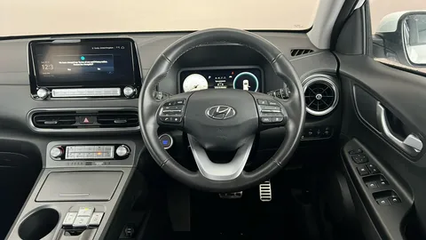 HYUNDAI KONA 100kW SE Connect 39kWh Auto