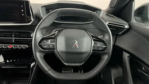 PEUGEOT 2008 100kW Allure Premium+ 50kWh Auto