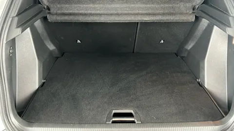 PEUGEOT 2008 100kW Allure Premium+ 50kWh Auto