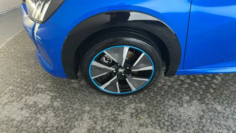 PEUGEOT 208 100kW GT Premium 50kWh Auto