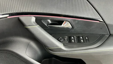 PEUGEOT 2008 100kW GT 50kWh Auto