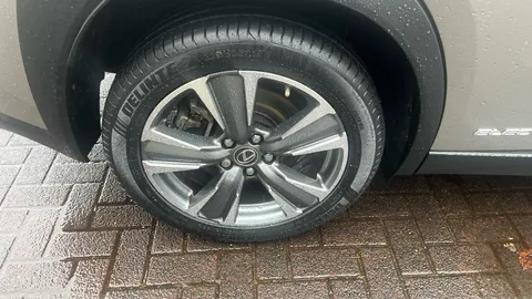 LEXUS UX 300e 150kW 54.3 kWh E-CVT