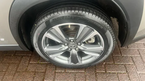 LEXUS UX 300e 150kW 54.3 kWh E-CVT