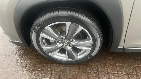 LEXUS UX 300e 150kW 54.3 kWh E-CVT