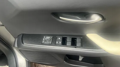 LEXUS UX 300e 150kW 54.3 kWh E-CVT