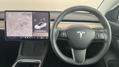 TESLA MODEL 3 Standard Plus Auto