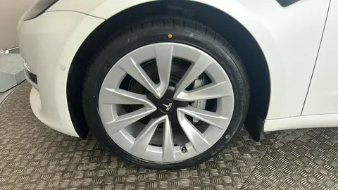 TESLA MODEL 3 Standard Plus Auto