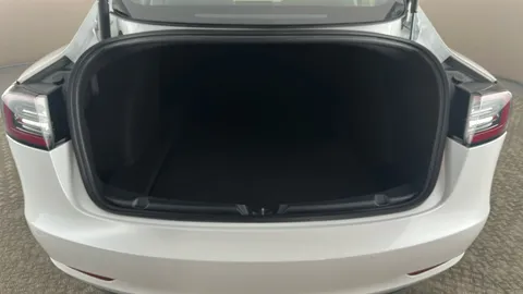 TESLA MODEL 3 Standard Plus Auto