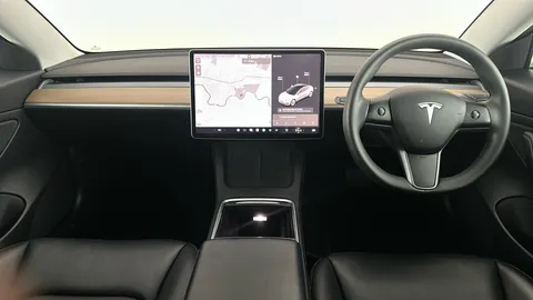 TESLA MODEL 3 Standard Plus Auto