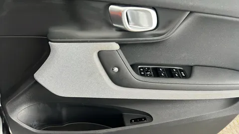 POLESTAR 2 165kW 64kWh Standard Range Single motor Auto