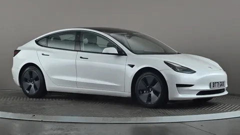 TESLA MODEL 3 Standard Plus Auto