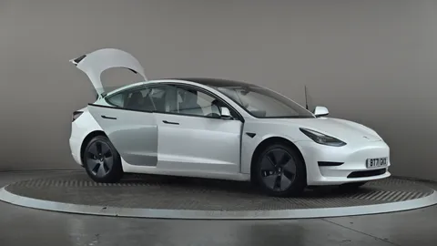 TESLA MODEL 3 Standard Plus Auto