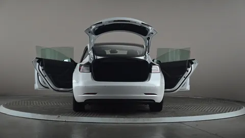 TESLA MODEL 3 Standard Plus Auto