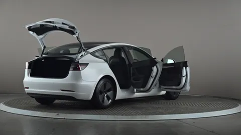 TESLA MODEL 3 Standard Plus Auto
