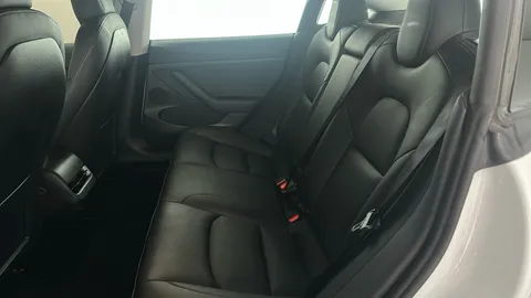TESLA MODEL 3 Standard Plus Auto