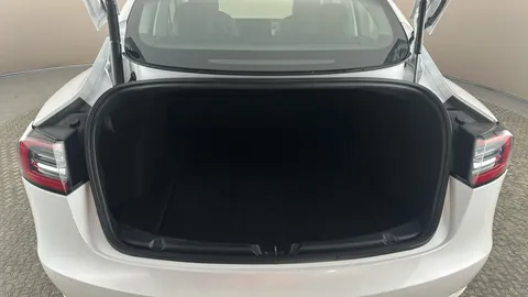 TESLA MODEL 3 Standard Plus Auto