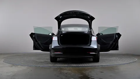 TESLA MODEL 3 Standard Plus Auto