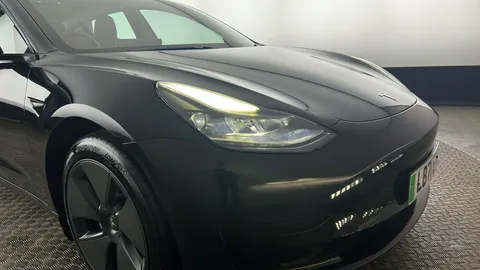 TESLA MODEL 3 Standard Plus Auto