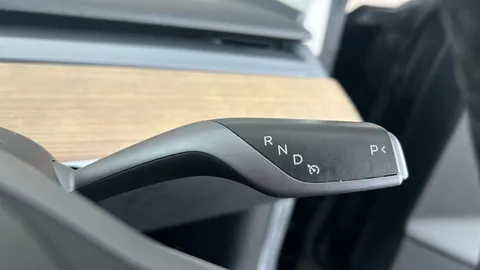 TESLA MODEL 3 Standard Plus Auto