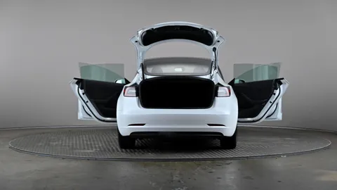 TESLA MODEL 3 RWD Auto