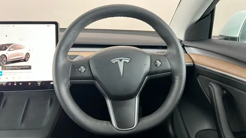 TESLA MODEL 3 RWD Auto