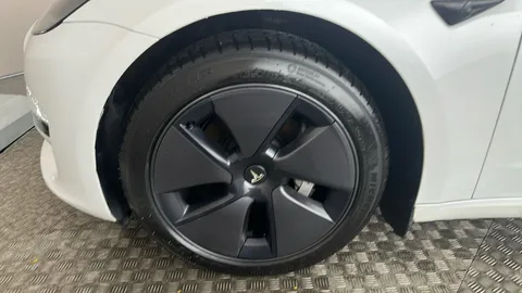 TESLA MODEL 3 RWD Auto