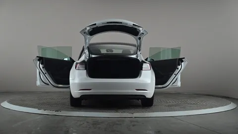 TESLA MODEL 3 RWD Auto