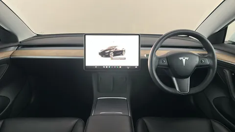 TESLA MODEL 3 RWD Auto
