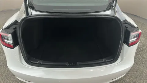 TESLA MODEL 3 RWD Auto