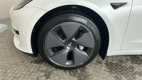 TESLA MODEL 3 RWD Auto