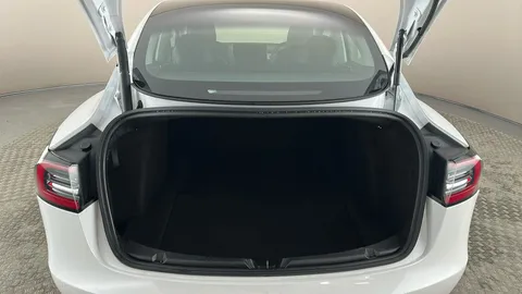 TESLA MODEL 3 RWD Auto