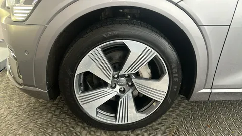 AUDI E-TRON 300kW 55 Quattro 95kWh Launch Edition Auto