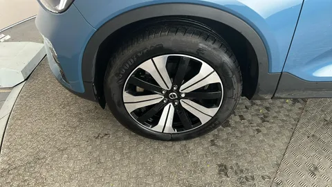 VOLVO XC40 170kW Recharge Plus 69kWh Auto