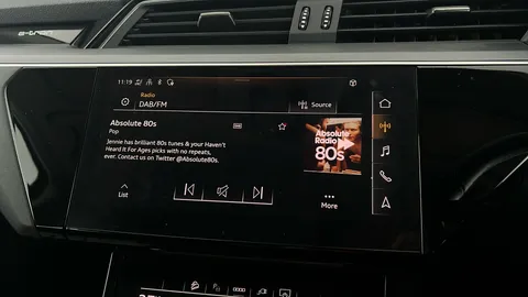 AUDI E-TRON 300kW 55 Quattro 95kWh Technik Auto