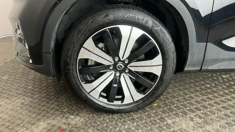 VOLVO XC40 170kW Recharge Plus 69kWh Auto