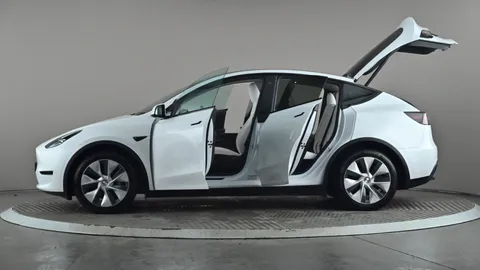 TESLA MODEL Y Long Range AWD Auto