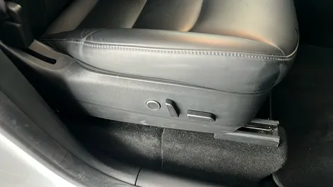 TESLA MODEL Y Long Range AWD Auto