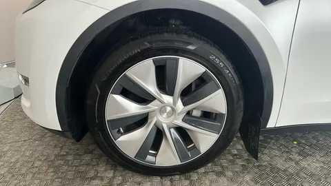 TESLA MODEL Y Long Range AWD Auto