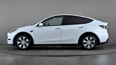 TESLA MODEL Y RWD Auto