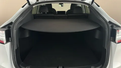 TESLA MODEL Y Long Range AWD Auto