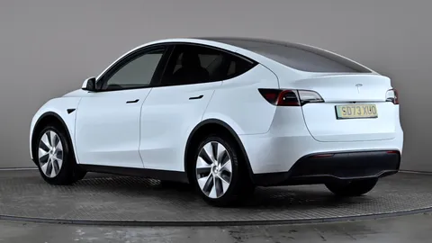 TESLA MODEL Y RWD Auto