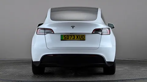 TESLA MODEL Y RWD Auto