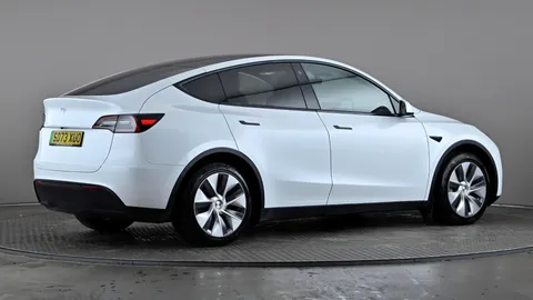 TESLA MODEL Y RWD Auto