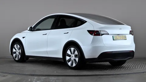 TESLA MODEL Y RWD Auto