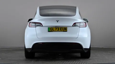 TESLA MODEL Y RWD Auto