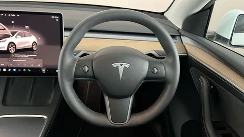 TESLA MODEL Y Long Range AWD Auto