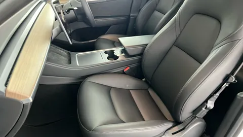 TESLA MODEL Y Long Range AWD Auto