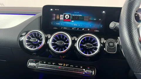 MERCEDES-BENZ EQA EQA 300 4Matic 168kW AMG Line 66.5kWh Auto