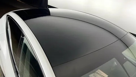 TESLA MODEL Y RWD Auto