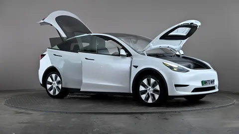 TESLA MODEL Y RWD Auto